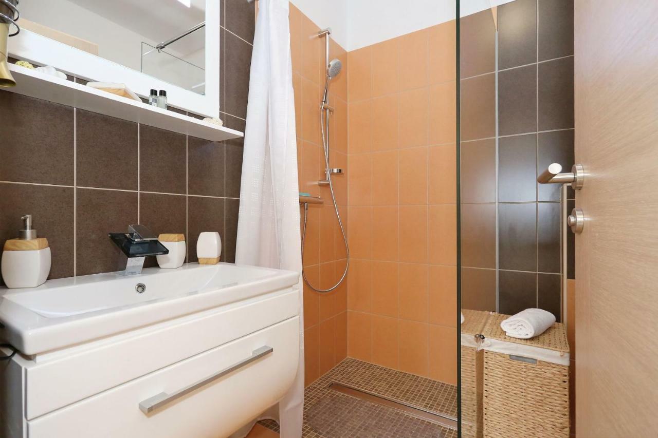 Villa Nivel Vir Exteriör bild