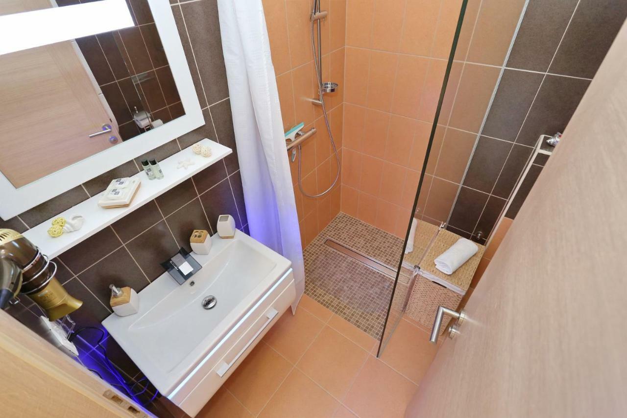 Villa Nivel Vir Exteriör bild
