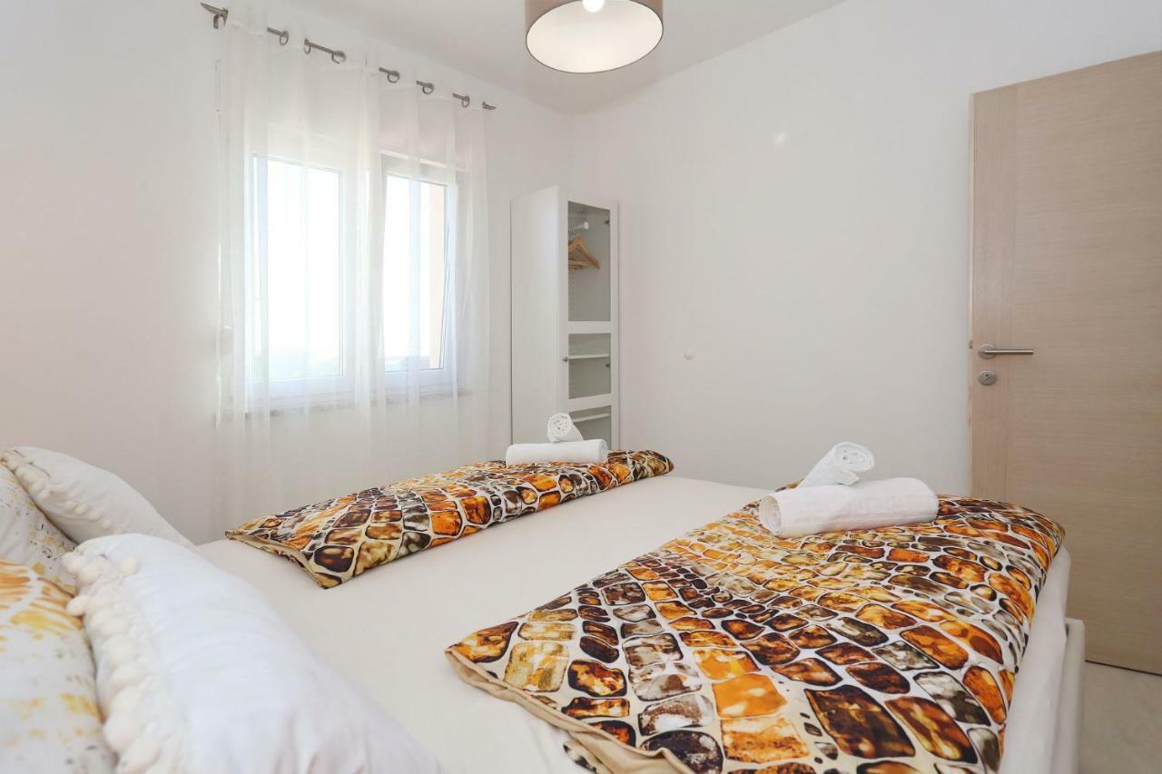 Villa Nivel Vir Exteriör bild