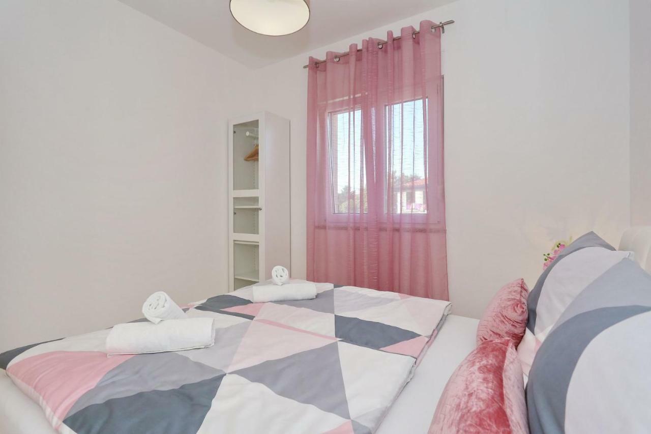 Villa Nivel Vir Exteriör bild